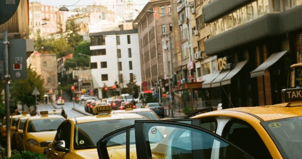 Best Taxi Service for Local Travel in Nainital for a Comfortable Hill Station Experience