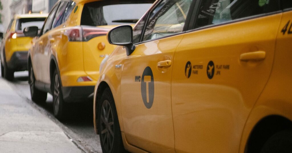 How to Book a Taxi in Nainital Complete Guide for a Comfortable Trip