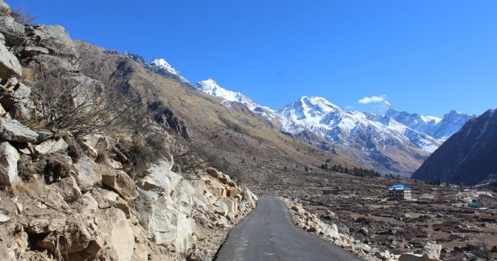 Delhi to Uttarakhand by Road: Pehli Baar Pahadon Mein Drive Karne Walon Ke Liye Complete Route Guide