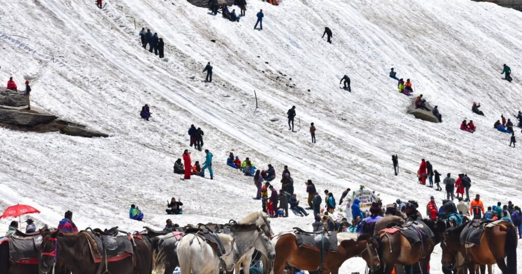 Discovering the Best Way to Explore Uttarakhand by Cab for Your Next Mountain Holiday